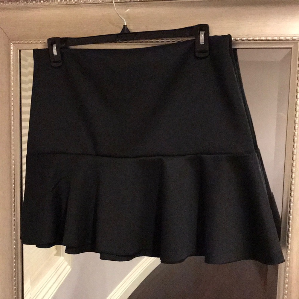 H&M Fit & Flare Circle Skirt Black Size Large NWT